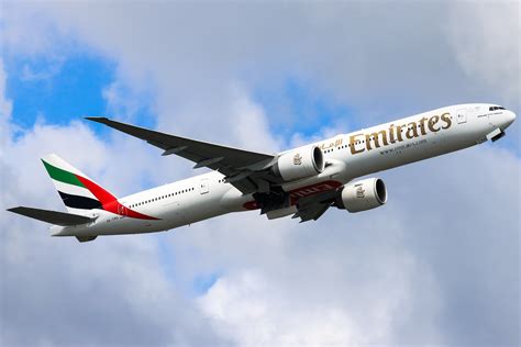 777-300er vs 787-10|Sky Titans Comparison .